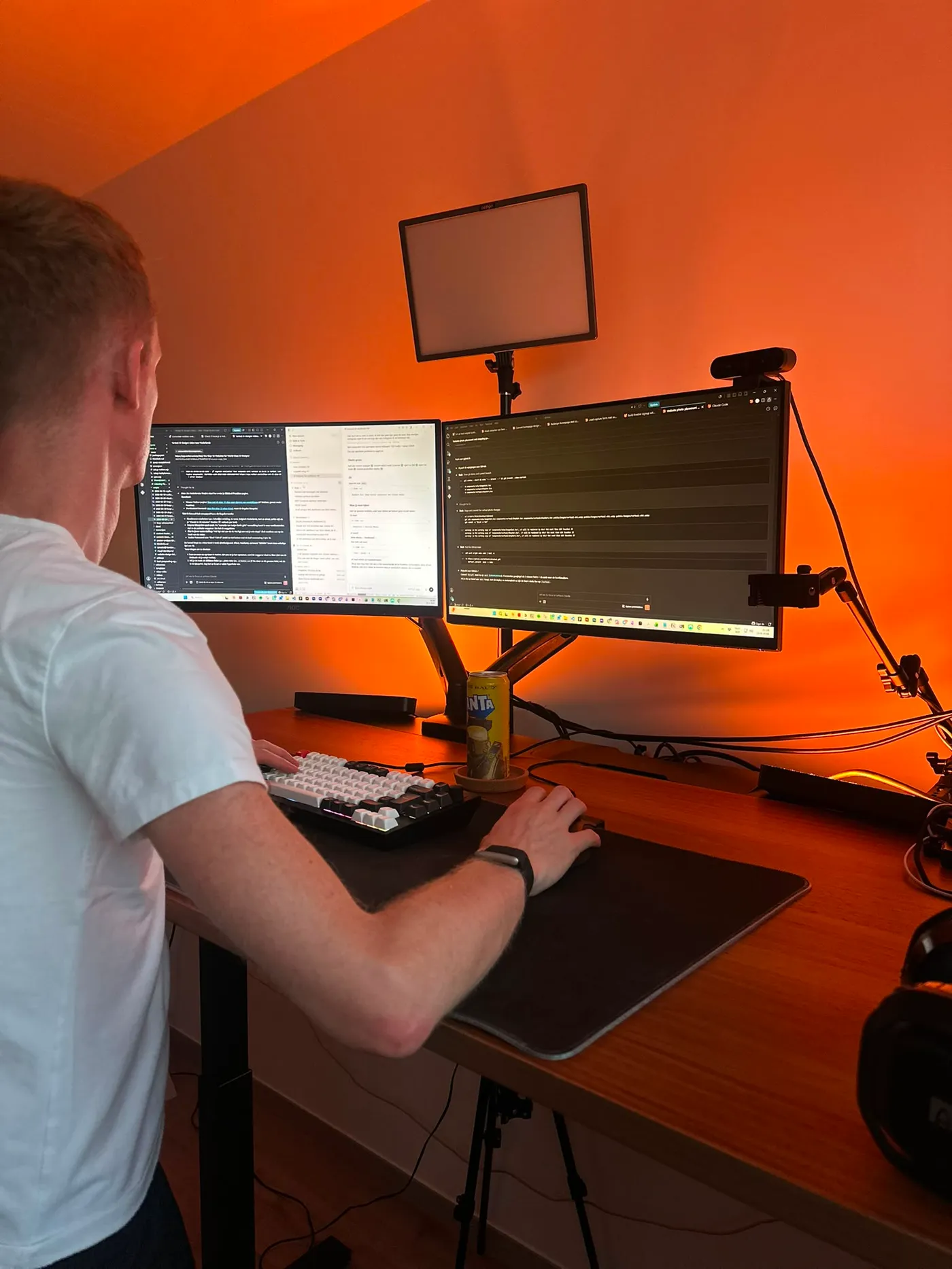 Karsten Stinis bouwt en automatiseert met AI aan zijn bureau